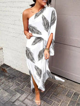 Lockeres Bohemian-Kleid mit schrägen Schultern